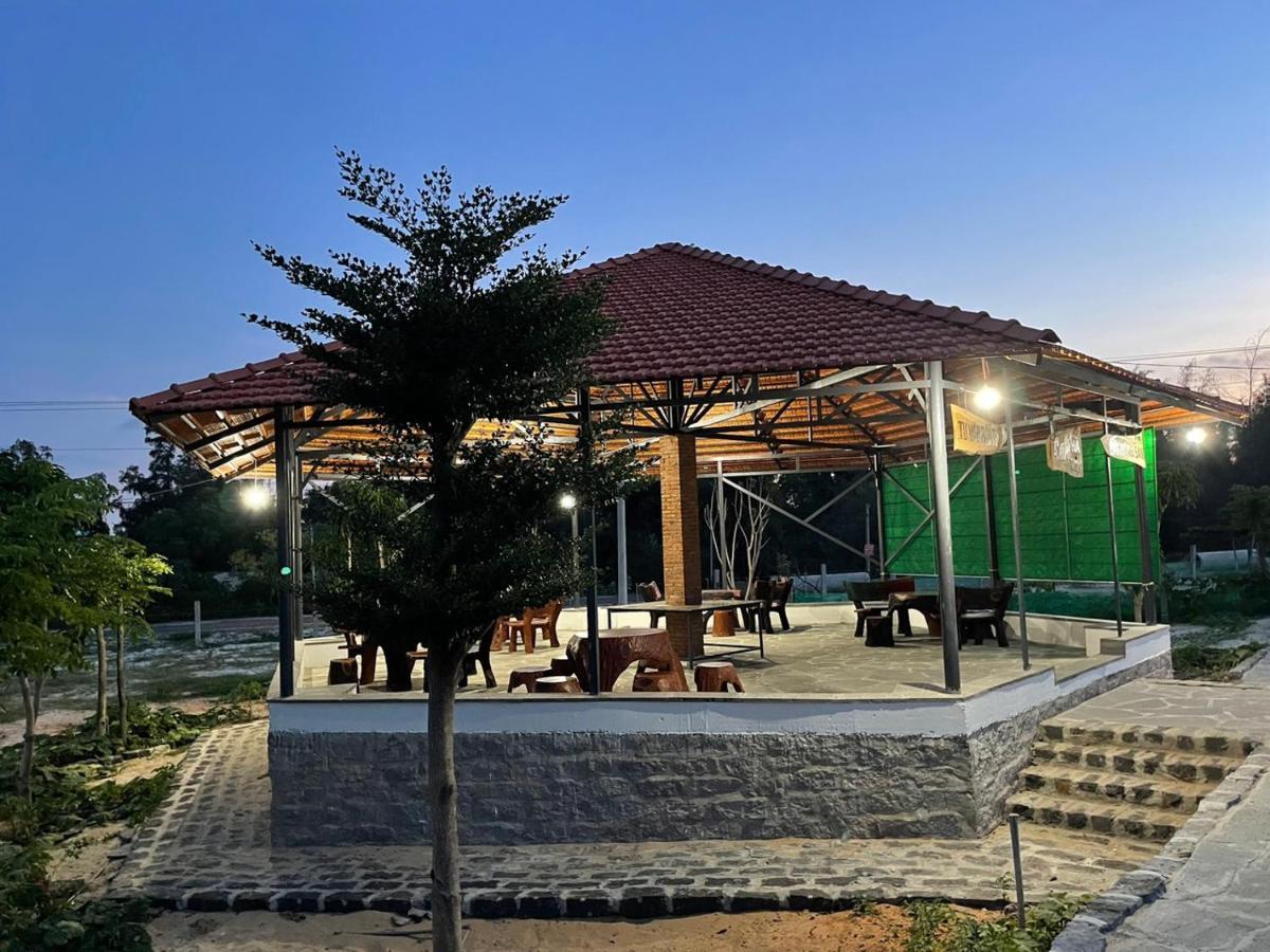 Duc Luu Quang Hotel Binh Thuan Tuy Phong Екстер'єр фото